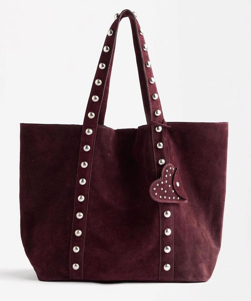 Bolso de hombro estilo shopper con tachas y colgante de corazón