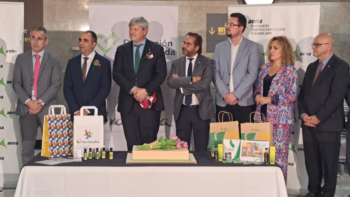 Primer vuelo entre Granada y Ámsterdam