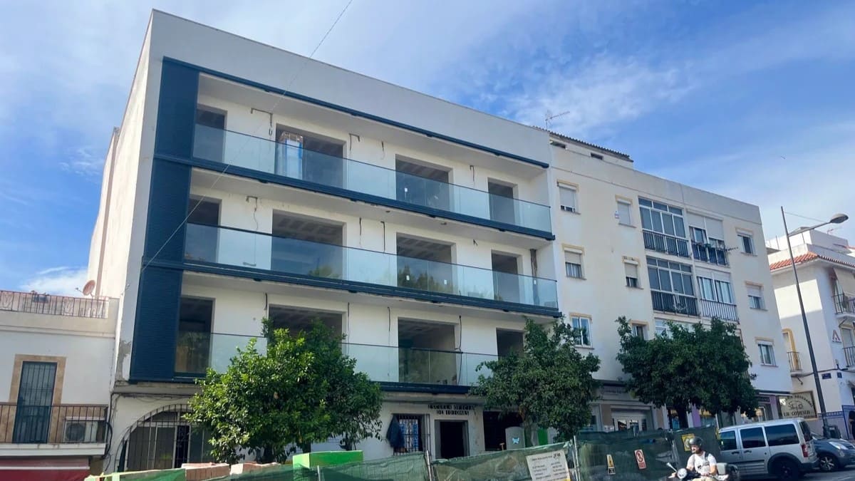 Edificio de la antigua Escuela Oficial de Idiomas donde se ubican las 18 VPO para alquiler joven