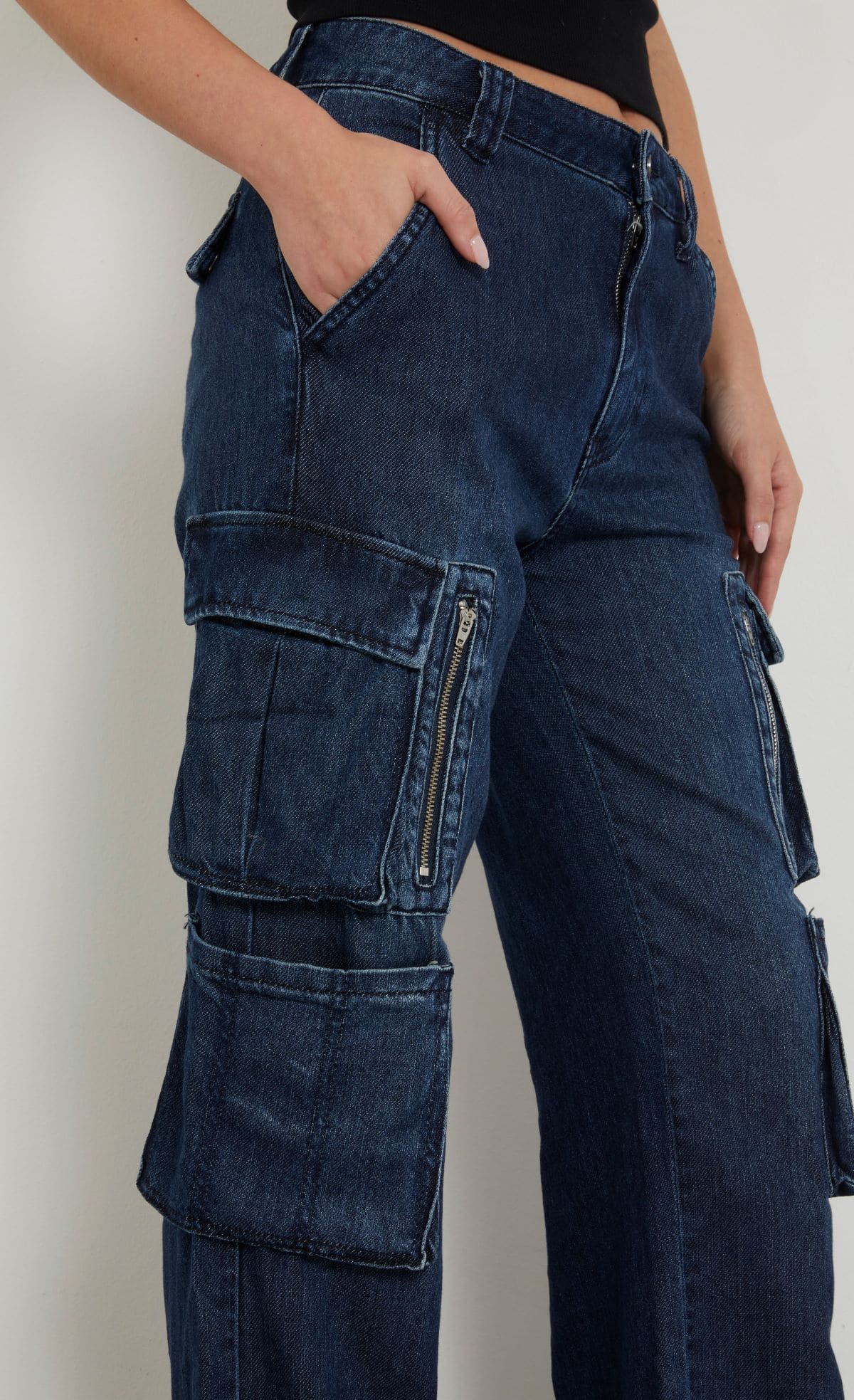 Pantalones vaqueros cargo Kori de Guess