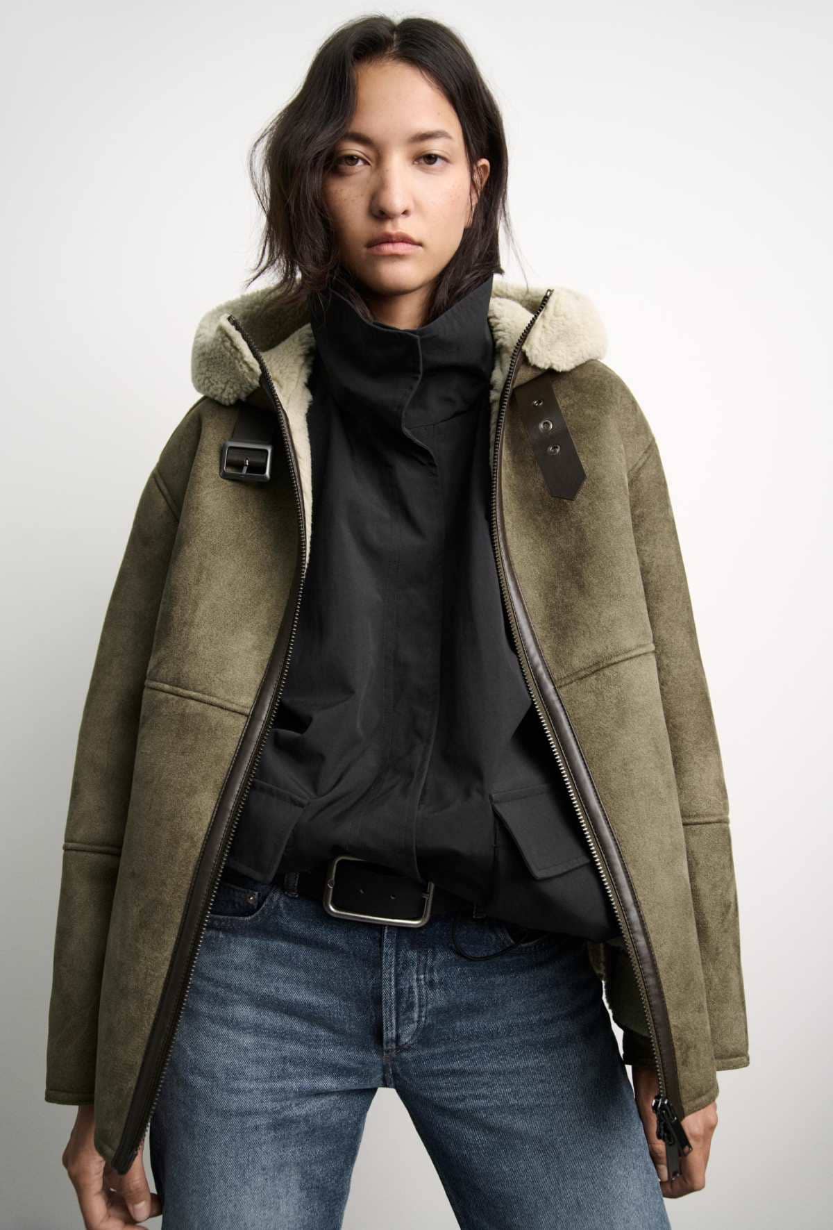 Chaqueta doble faz capucha zw collection de Zara