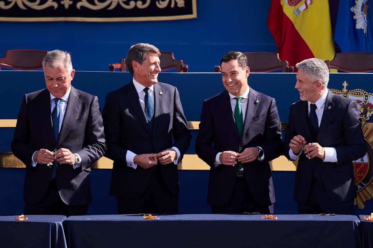 Actos por el Día de la Policía Nacional en la Plaza de España de Sevilla | Salvador López Medina para El MIRA