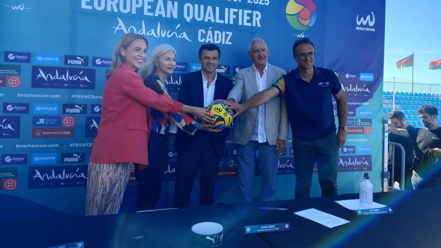 La presentación ha tenido lugar en la playa Victoria de Cádiz