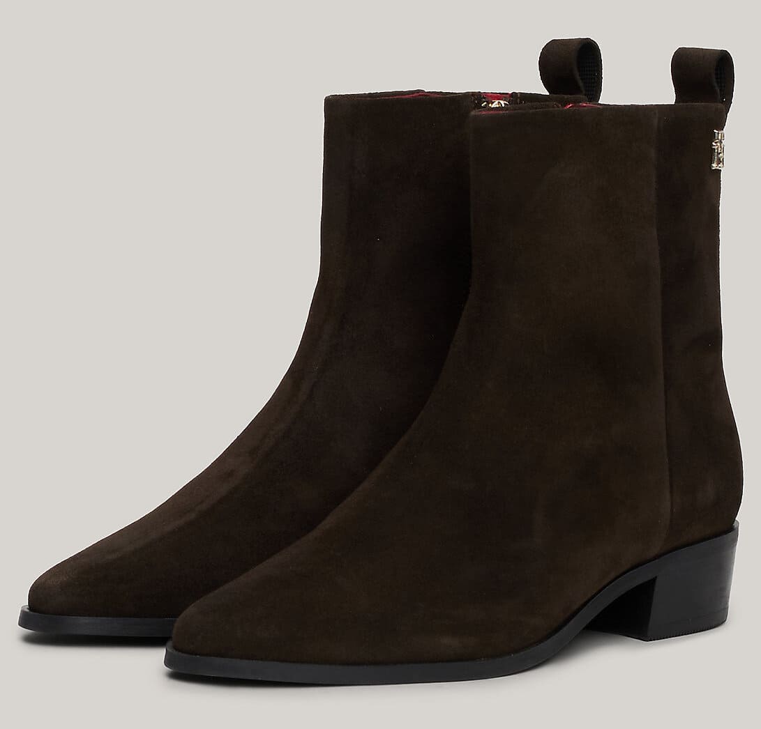 Los botines vaqueros de ante con monograma TH de Tommy Hilfiger