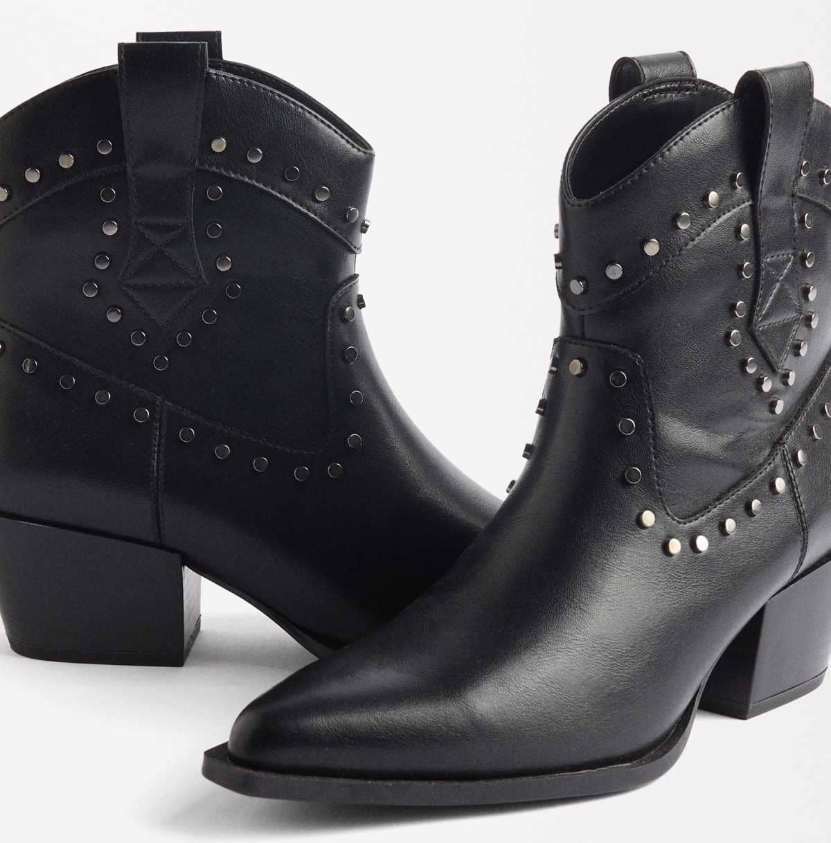 Botines Cowyboy Con Tachuelas de Parfois