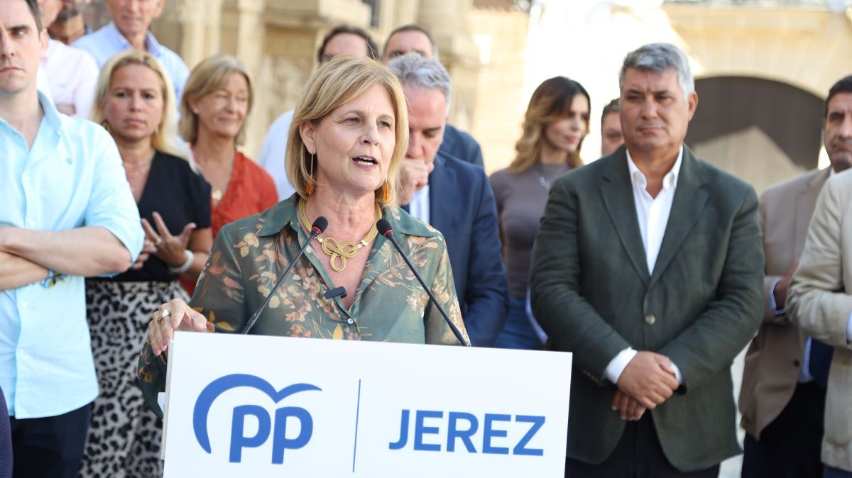 María José García-Pelayo en el acto con Elías Bendodo en Jerez | Cristo García