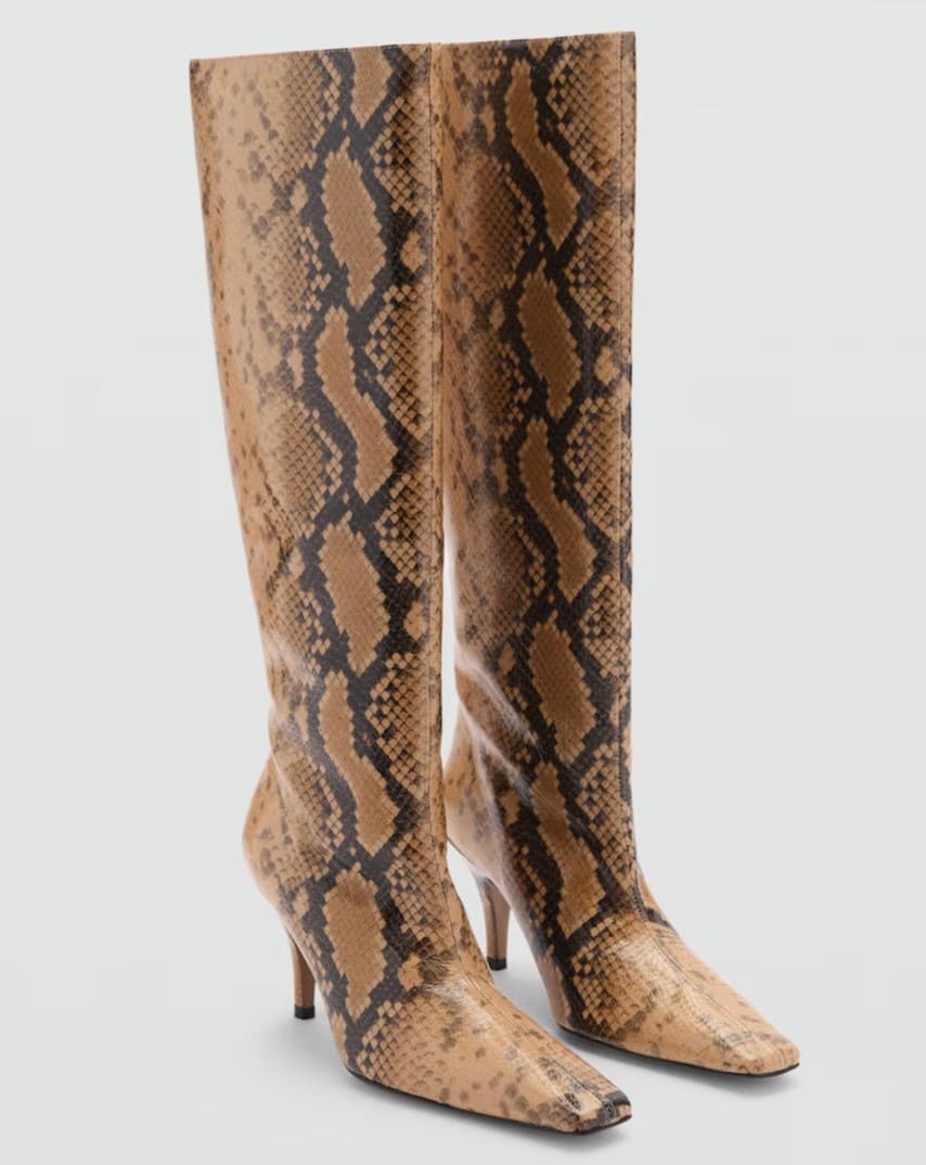 Bota alta piel estampado serpiente de Mango