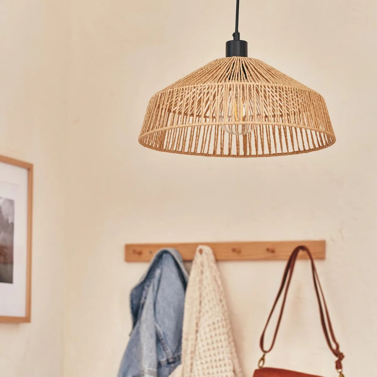 La lámpara de techo Mikona INSPIRE beige de Leroy Merlin