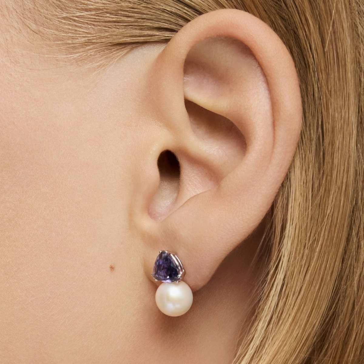 Pendientes de oro blanco, iolita y perla cultivada Ivette de TOUS