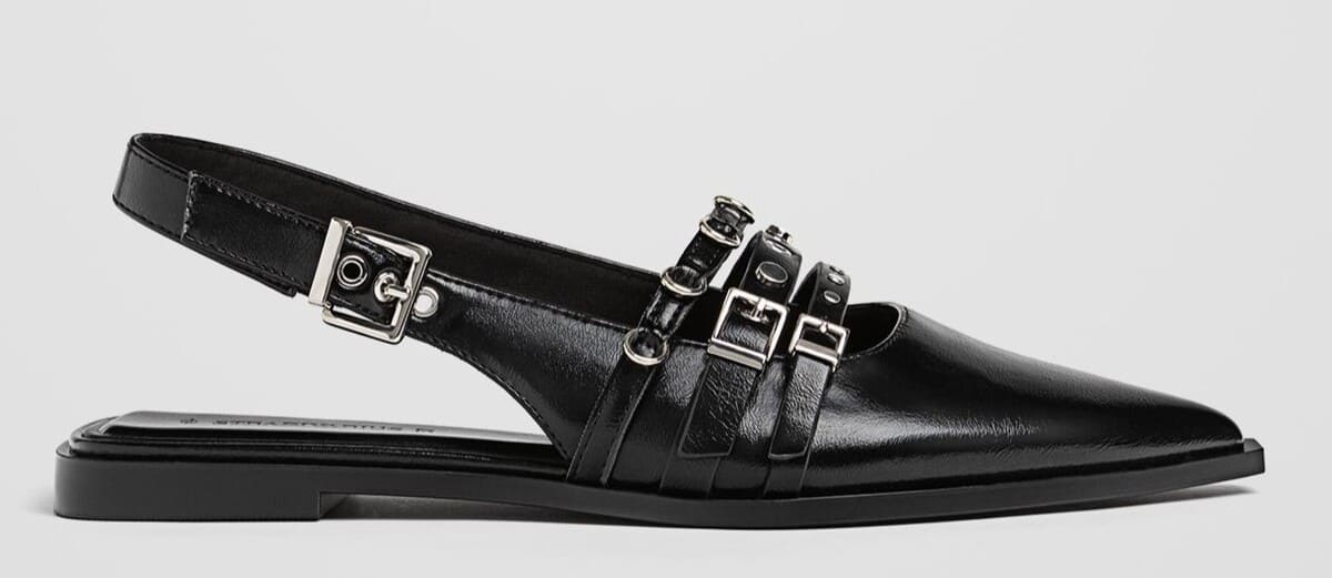 Zapatos planos con tiras y hebillas
