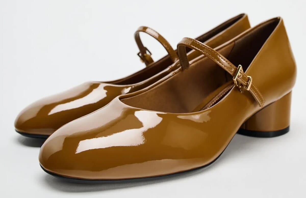 Zapato de tacón alto con cierre de pulsera