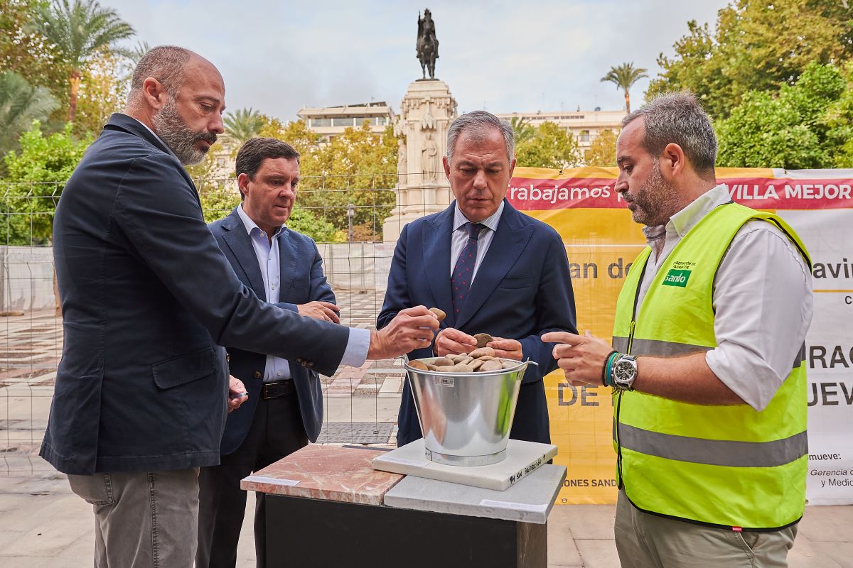 José Luis Sanz anuncia el inicio de las obras en la Plaza Nueva | Salvador López Medina para El MIRA