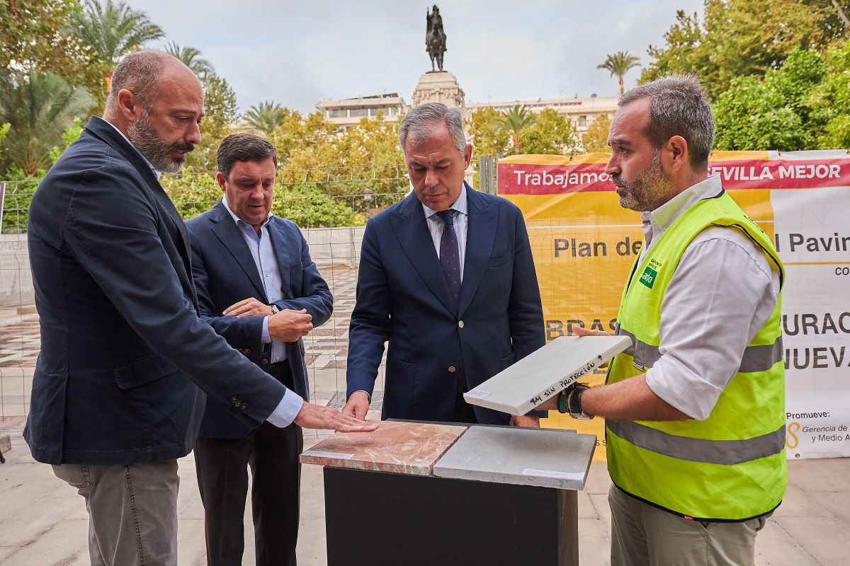 José Luis Sanz anuncia el inicio de las obras en la Plaza Nueva | Salvador López Medina para El MIRA