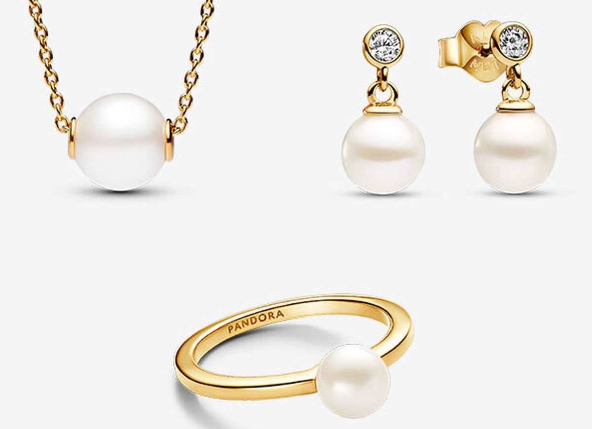 Conjunto de Regalo Collar, Pendientes y Anillo Perla Cultivada de Agua Dulce Dorado de Pandora