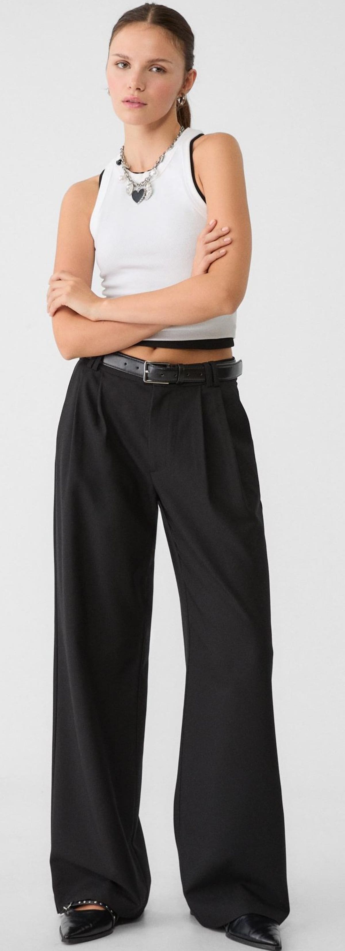 Pantalón de vestir wide leg con cinturón de Stradivarius