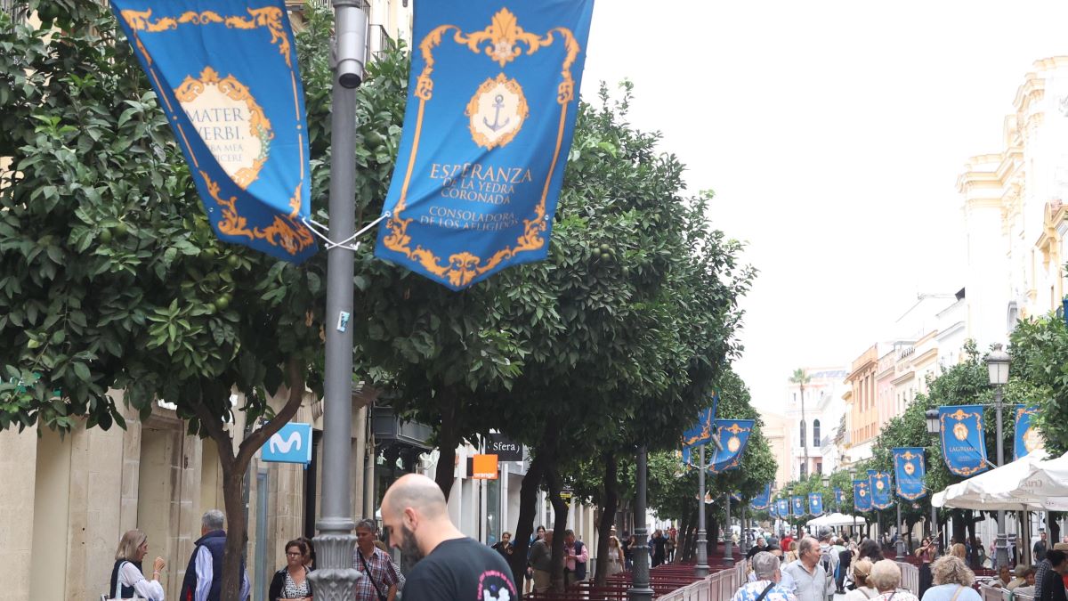 Banderolas en el centro de Jerez por la Magna | Cristo García