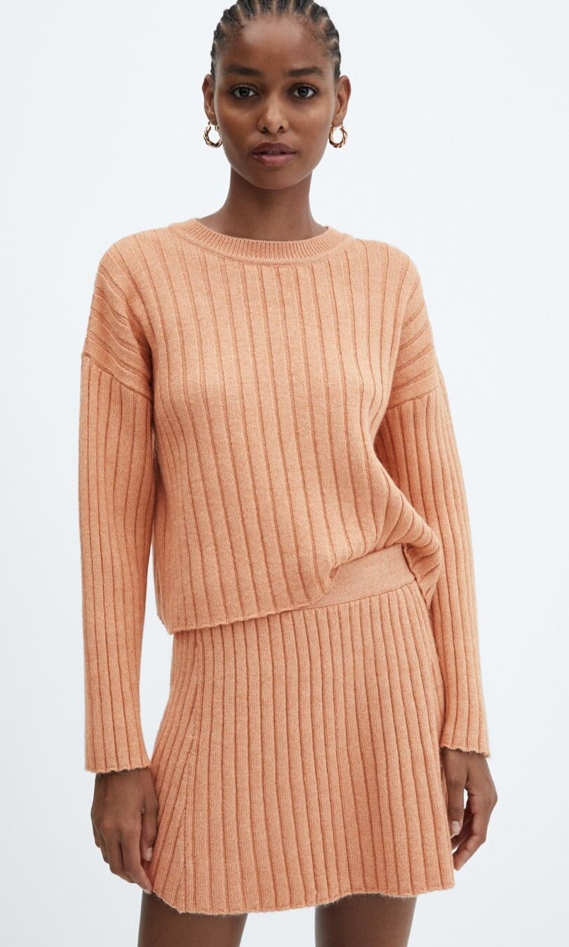 Jersey canalé cuello redondo de Mango Outlet