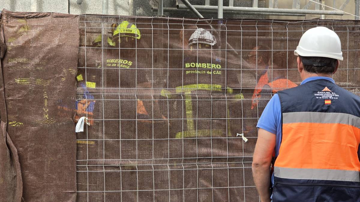 Rescate a un trabajador herido en una obra en Jerez | Jesús Catalán