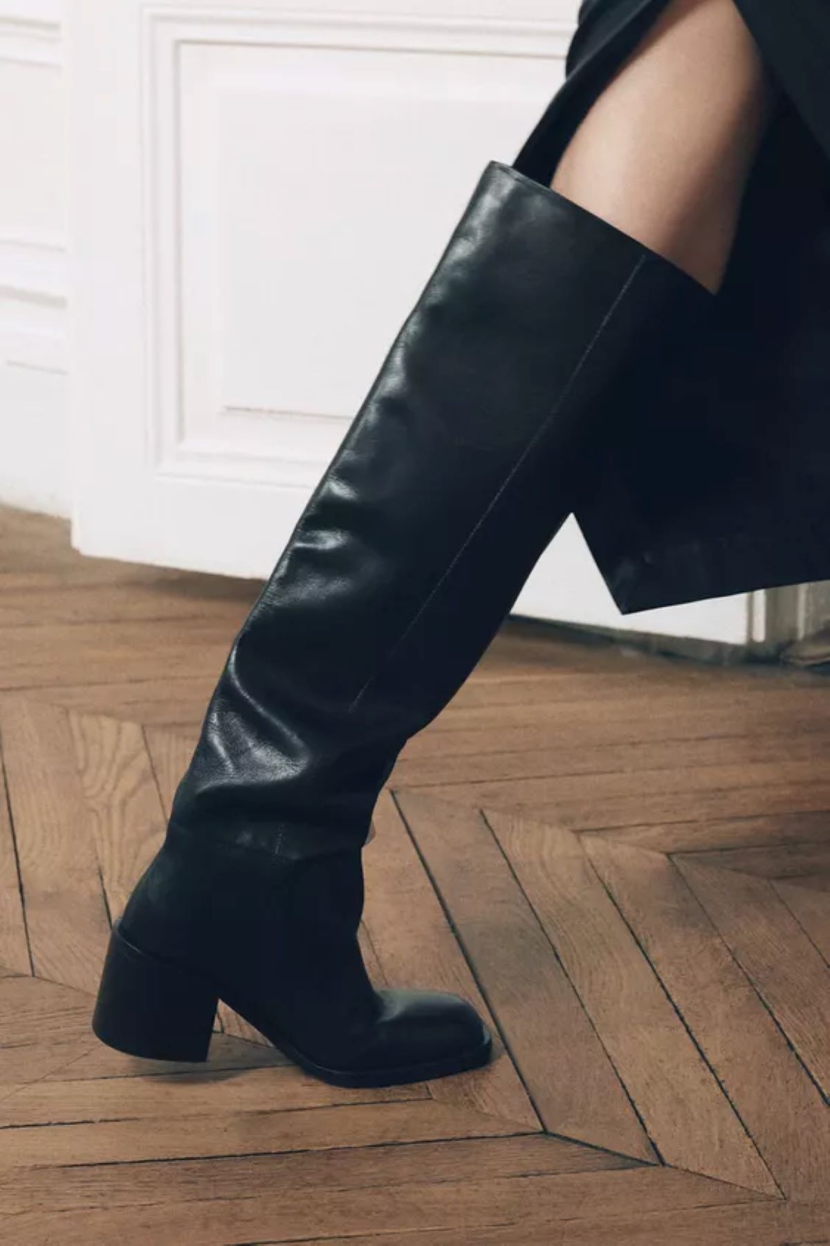 Bota de piel de caña alta de Zara