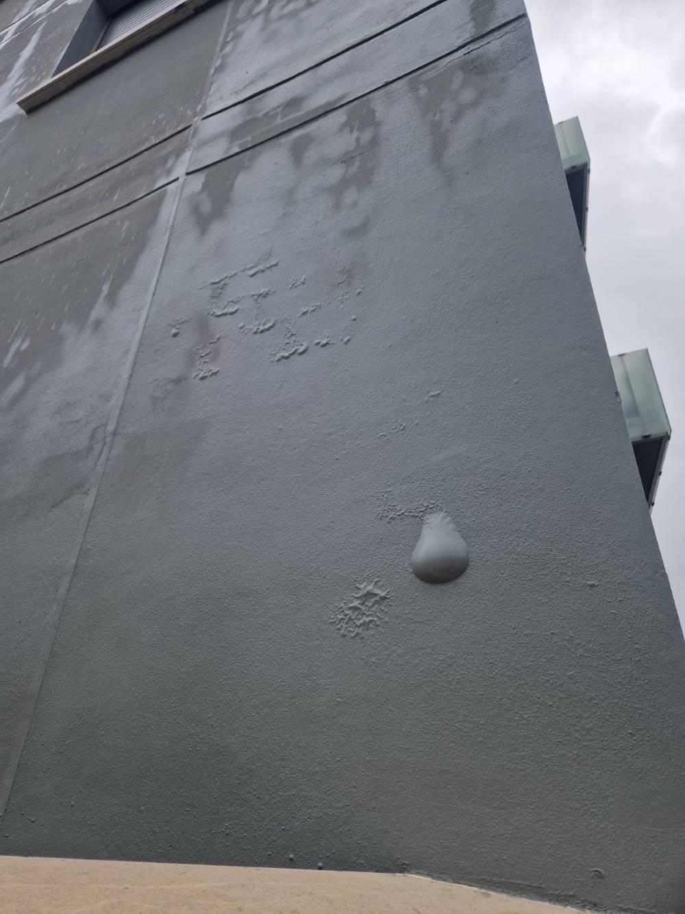 Humedades en la urbanización Ronda Norte de Jerez