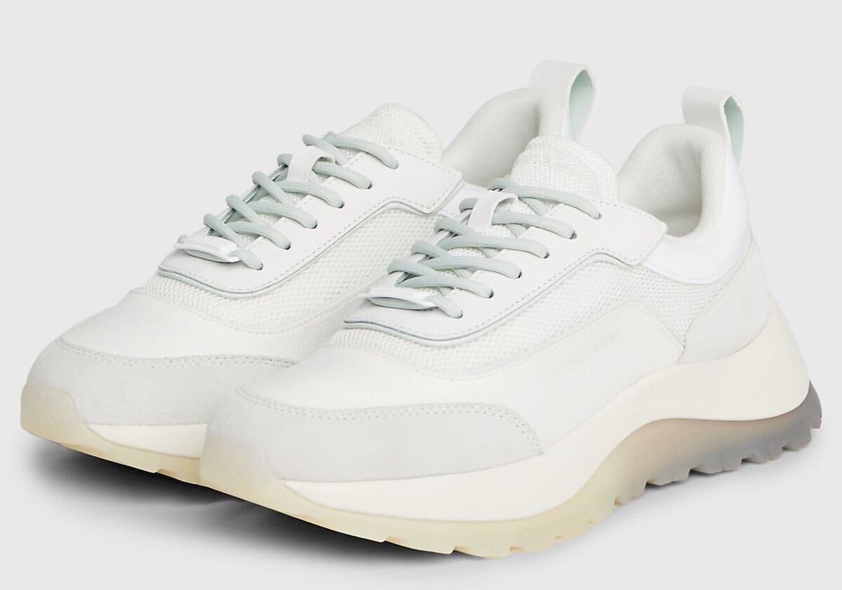 Las zapatillas blancas con plataforma de Calvin Klein