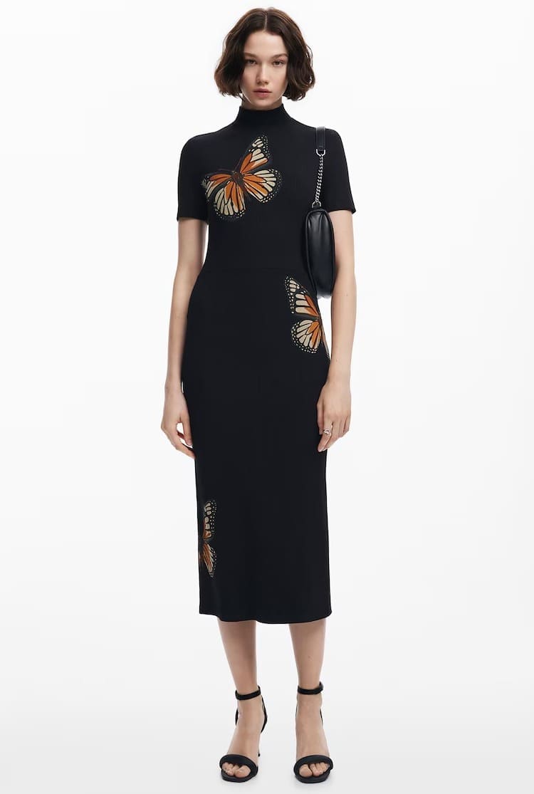 El vestido slim midi con mariposas negro de Desigual en El Corte Inglés
