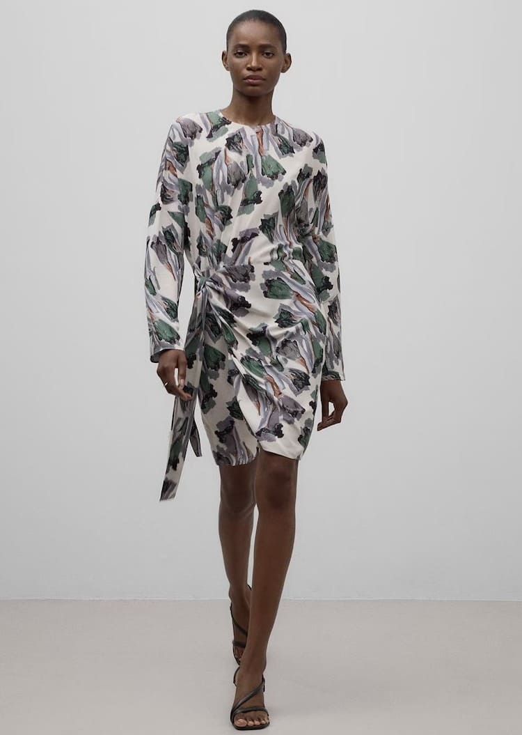 El vestido corto drapeado con nudo de Adolfo Domínguez en El Corte Inglés