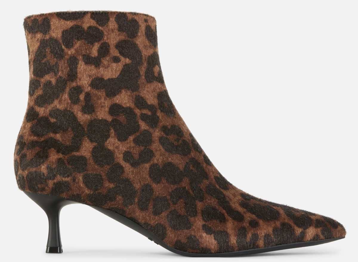 Botas de tacón chincheta con estampado de leopardo de Primark