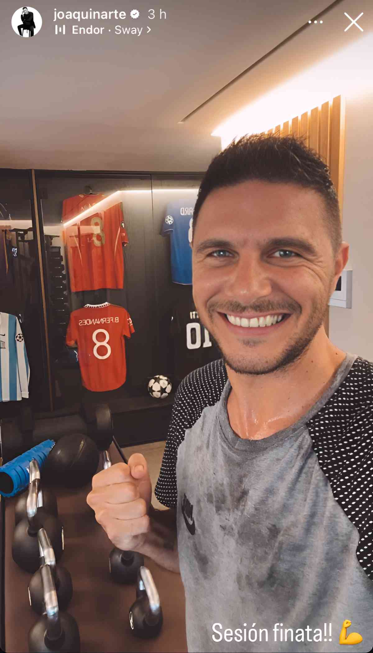 Joaquín Sánchez se pone a punto en el gimnasio de su casa | @joaquinarte