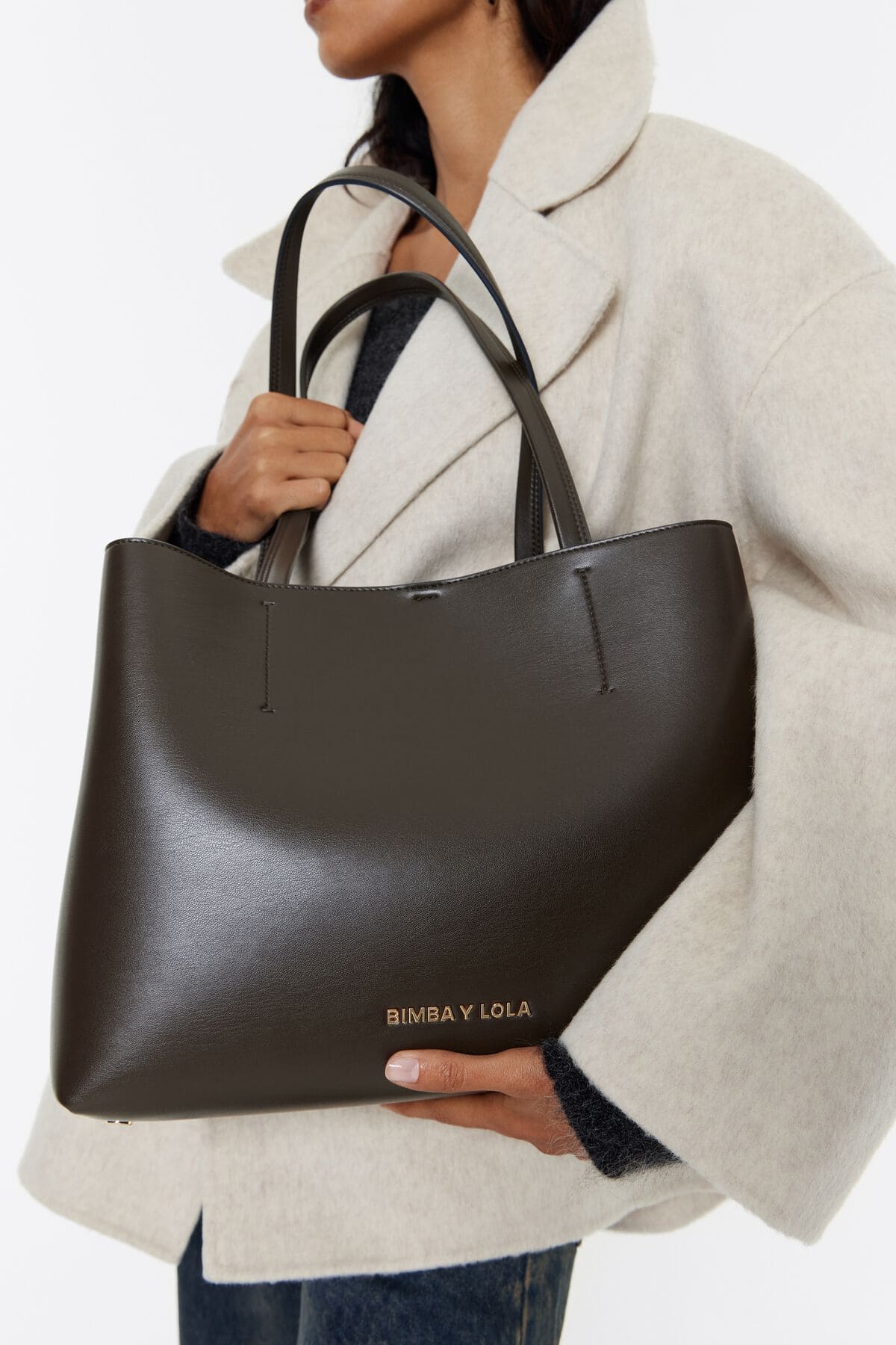 El nuevo bolso shopper Chihuahua grande de piel en color oliva de Bimba y Lola