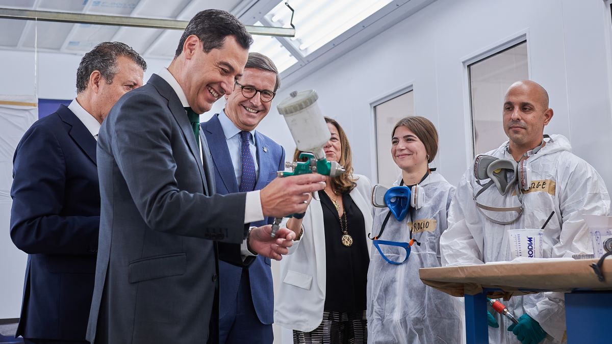 Juanma Moreno, inaugura en La Rinconada (Sevilla) el centro público integrado de Formación Profesional 'Javier Imbroda' | Salvador López Medina