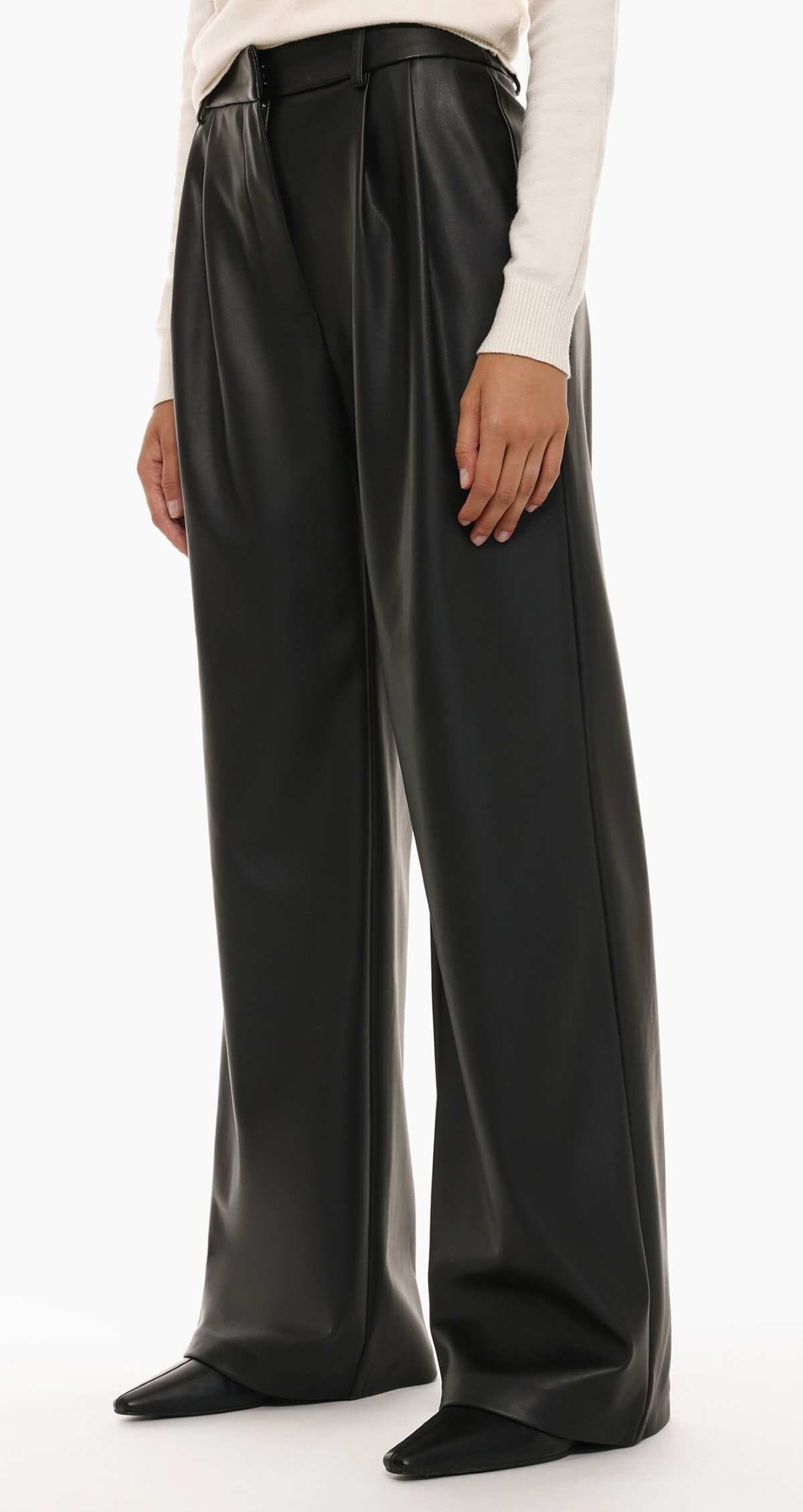 Pantalón wide leg efecto piel de Lefties