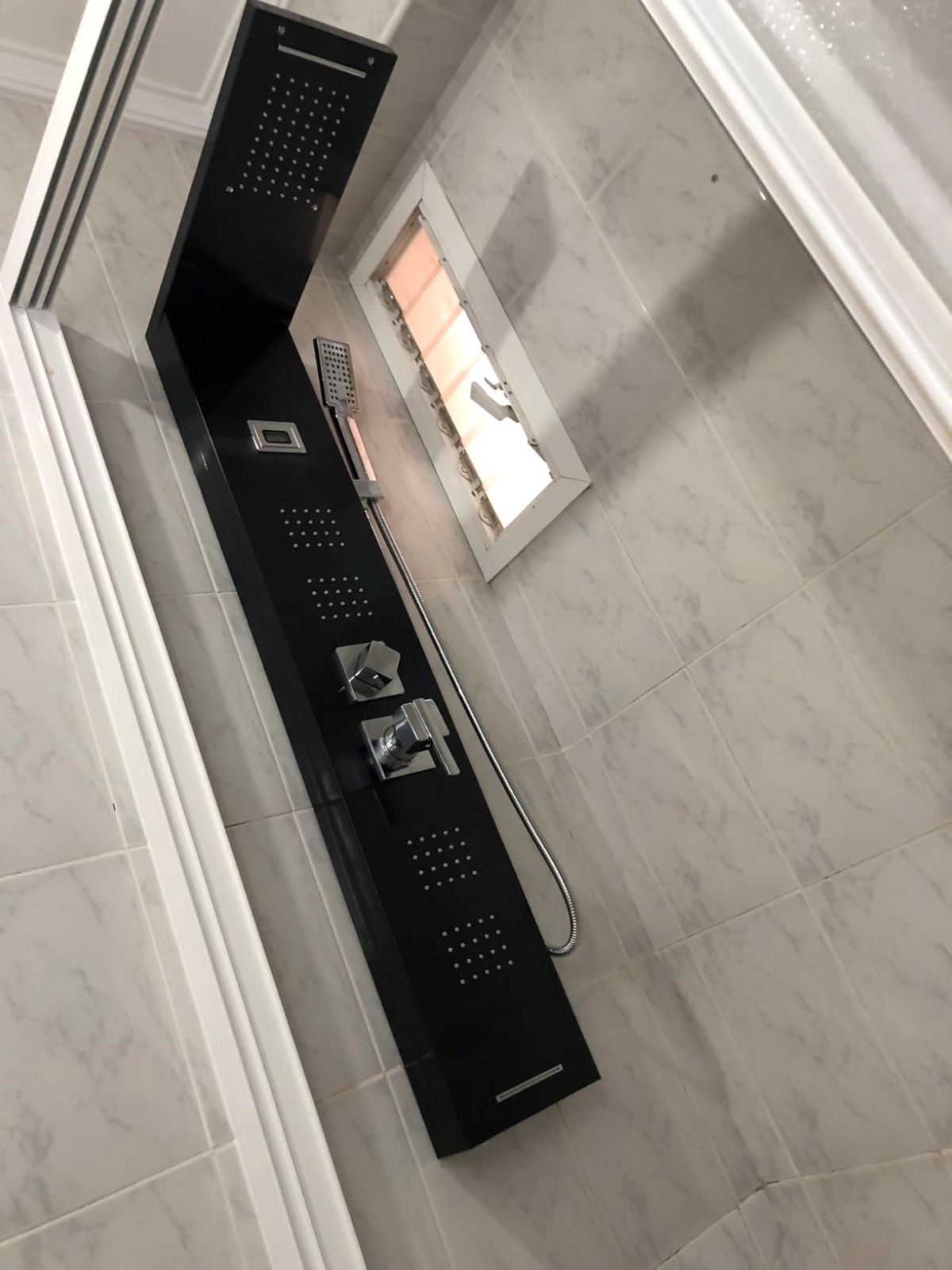 Columna de ducha con hidromasaje llffssdg de Amazon