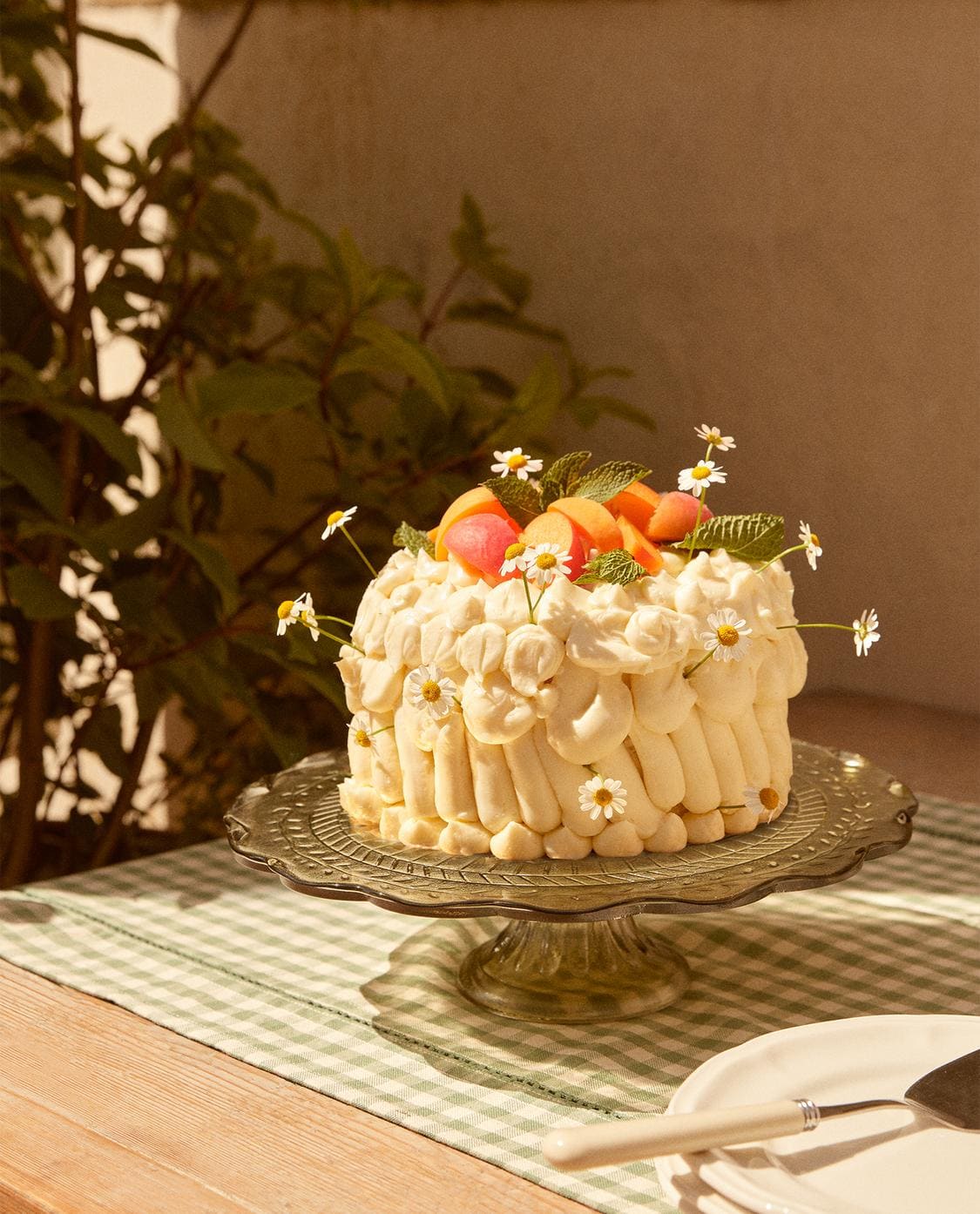 Fuente de vidrio tallado