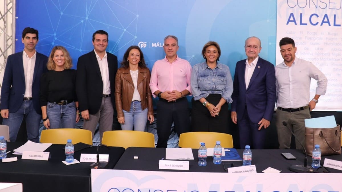 Elías Bendodo ha presidido la celebración del Consejo de Alcaldes