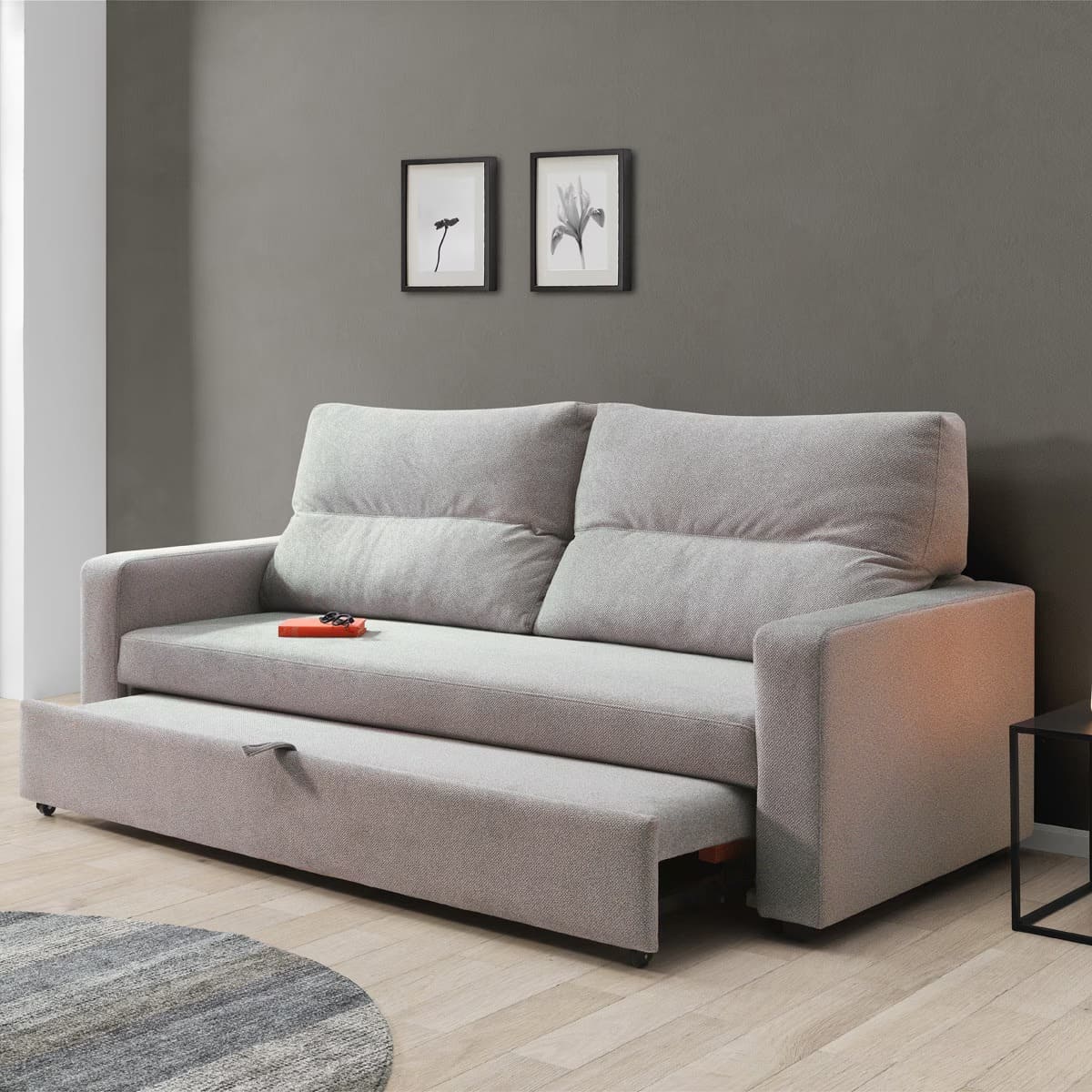 El sofá cama de tres plazas en color beige Quasar de El Corte Inglés