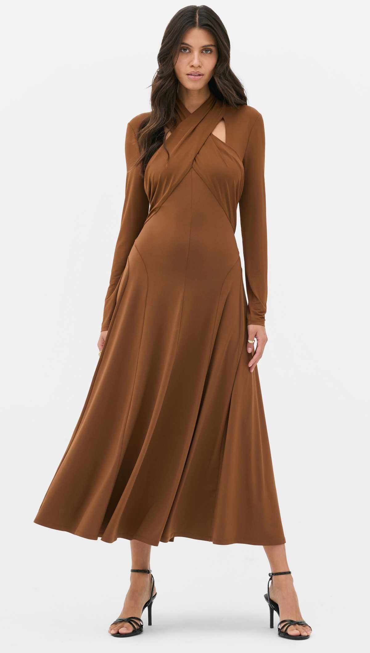 Vestido midi cruzado de Paula Echevarría de Primark