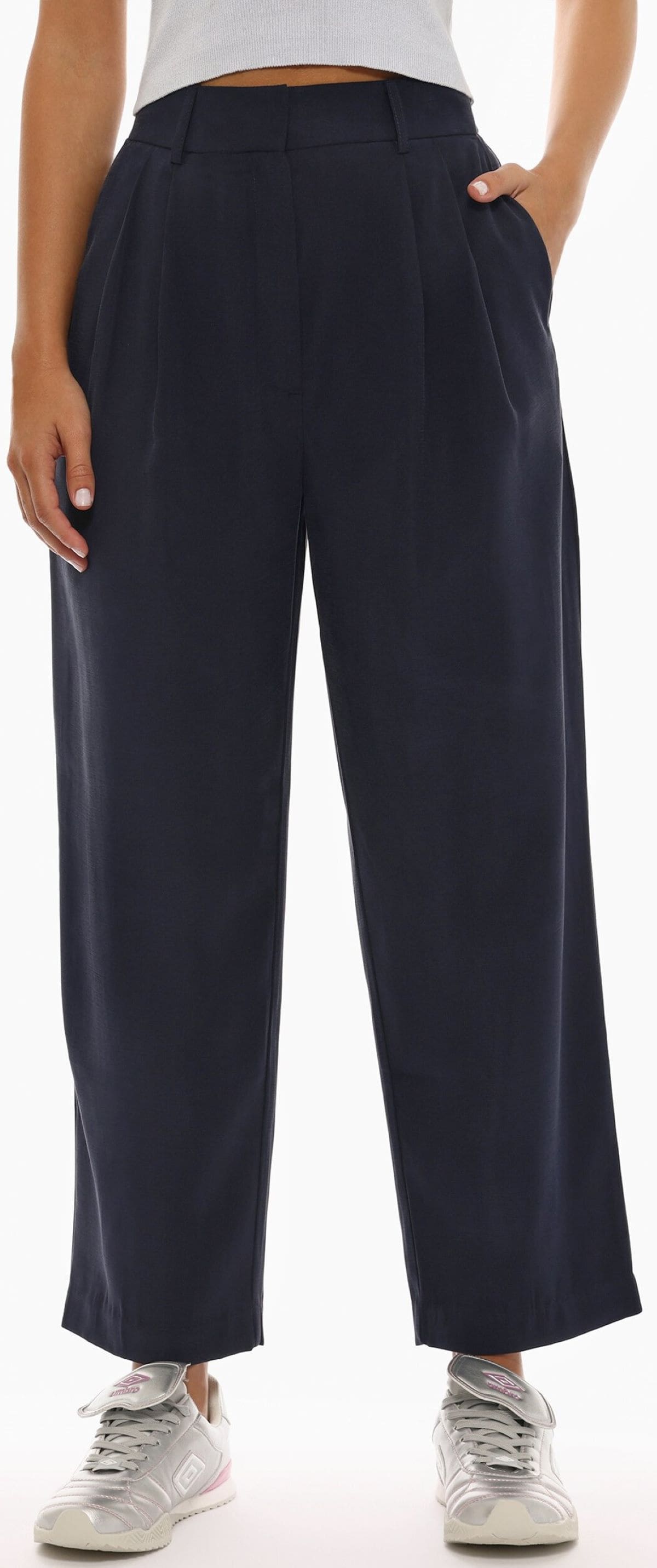 Pantalones de estilo carrot diseño pinza de Lefties