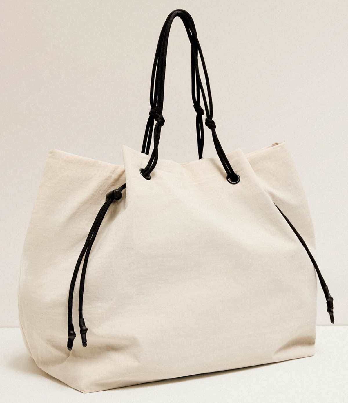 Bolso shopper parachute de Lefties