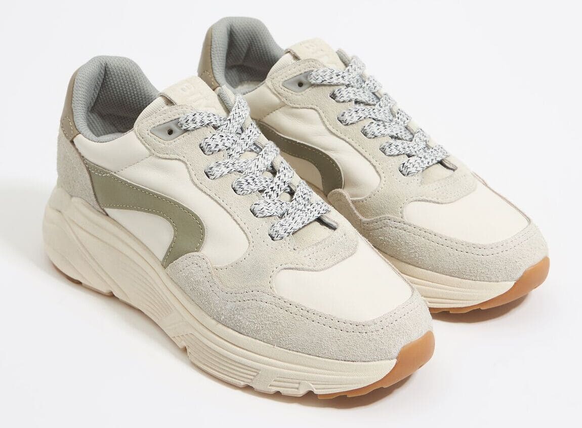 Las zapatillas deportivas jogger 13 12 de piel color hueso de Bimba y Lola