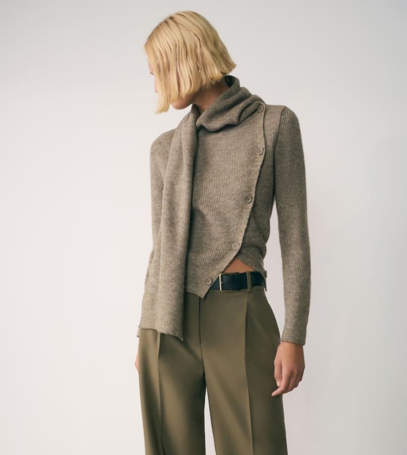 Jersey cuello bufanda botones de Mango