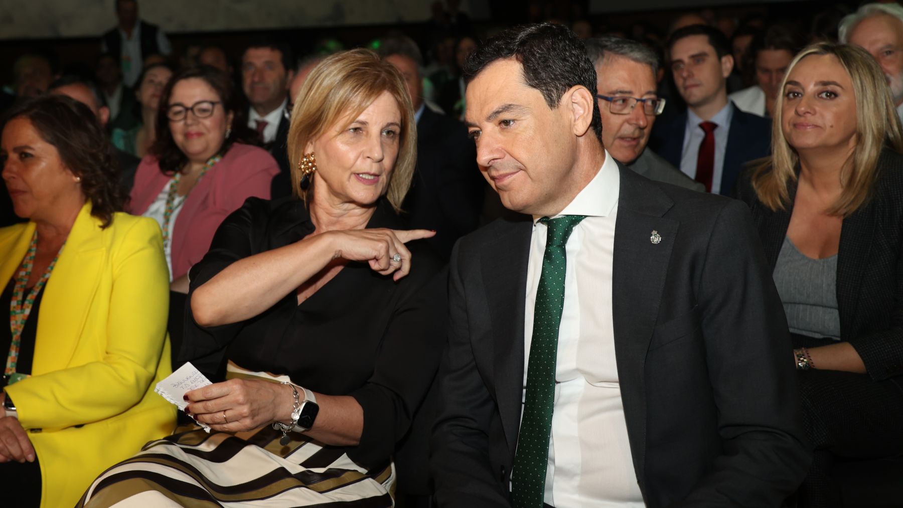 María José García-Pelayo y Juanma Moreno | Cristo García