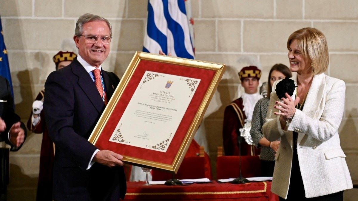 Entrega de la Medalla de Oro de Jerez a la Real Academia de San Dionisio (2)