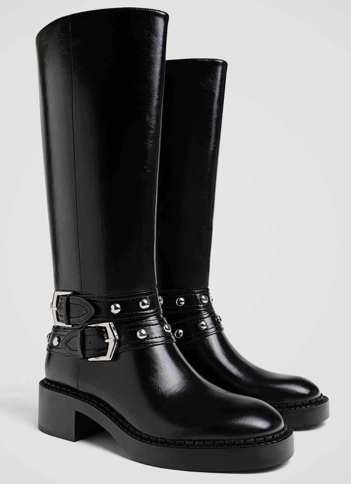 Botas planas doble hebilla de Stradivarius