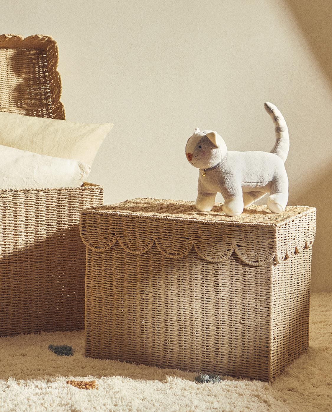 Cesta infantil con tapa de ondas