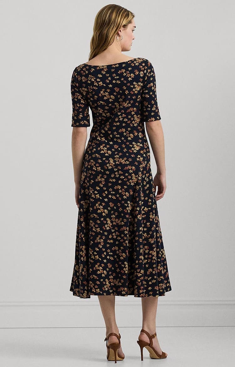 El vestido midi de manga corta con flores de Ralph Lauren en El Corte Inglés