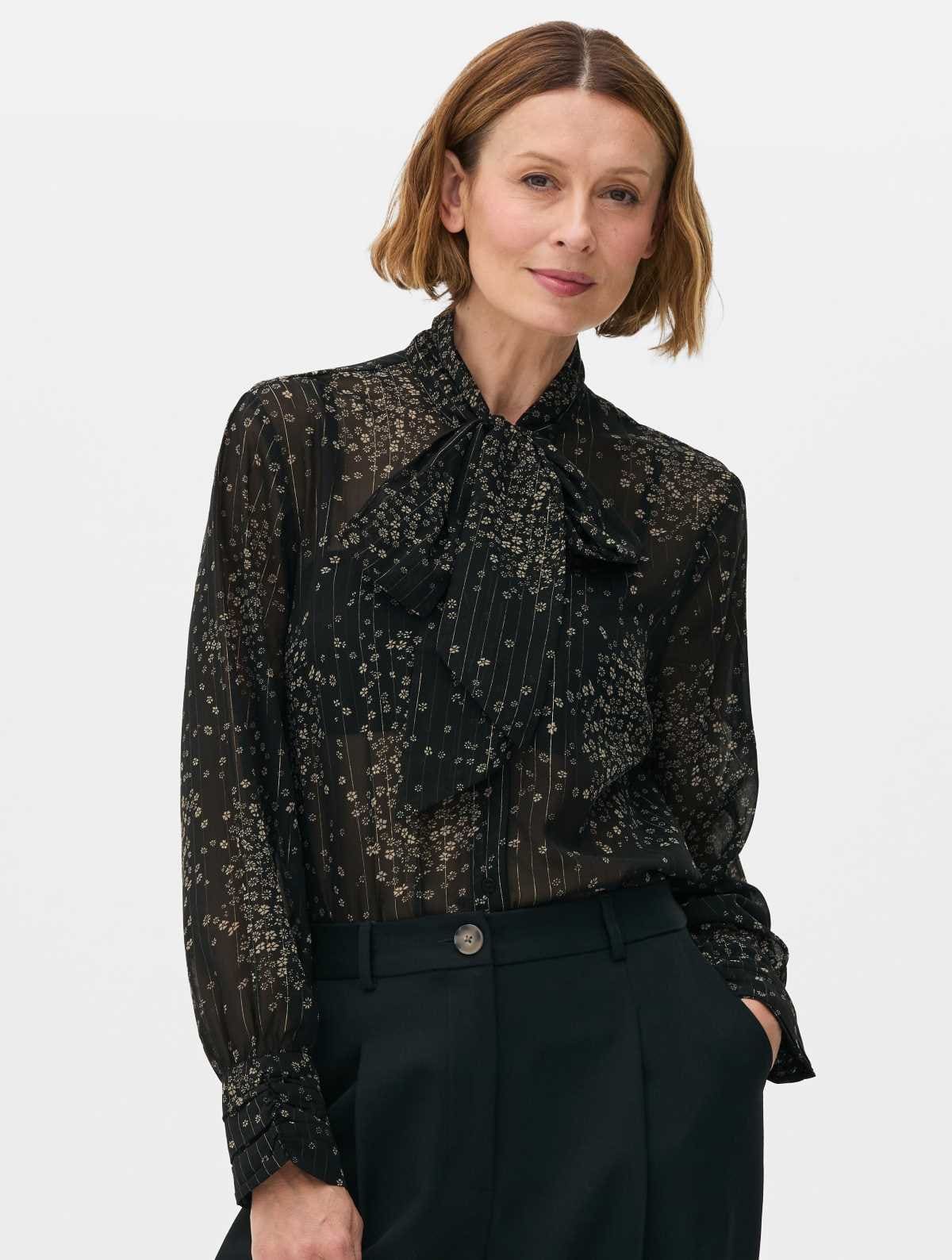 Blusa con botones y lazo en el cuello de Primark