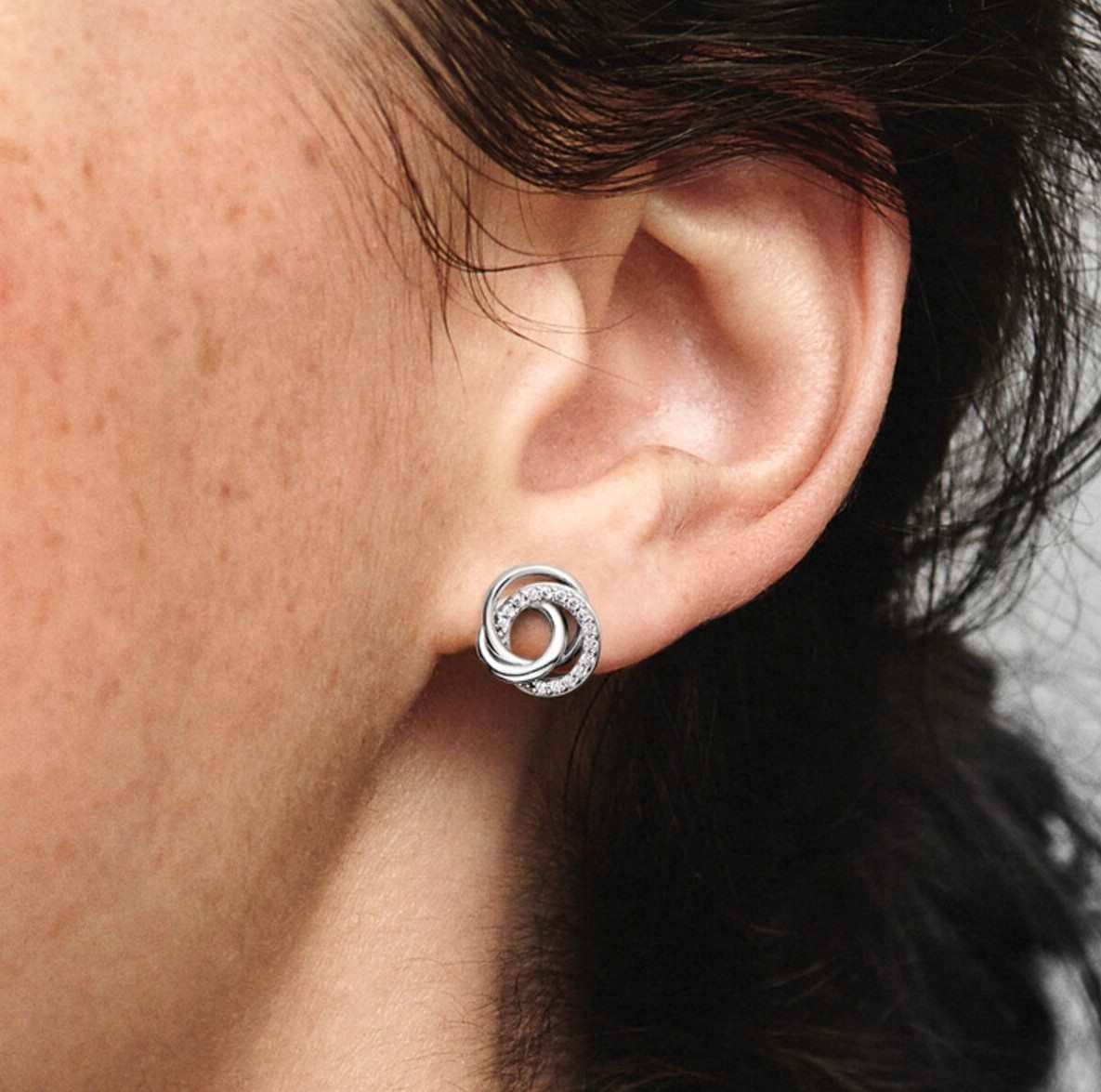 Pendientes de botón Círculo Familiar Siempre de Pandora