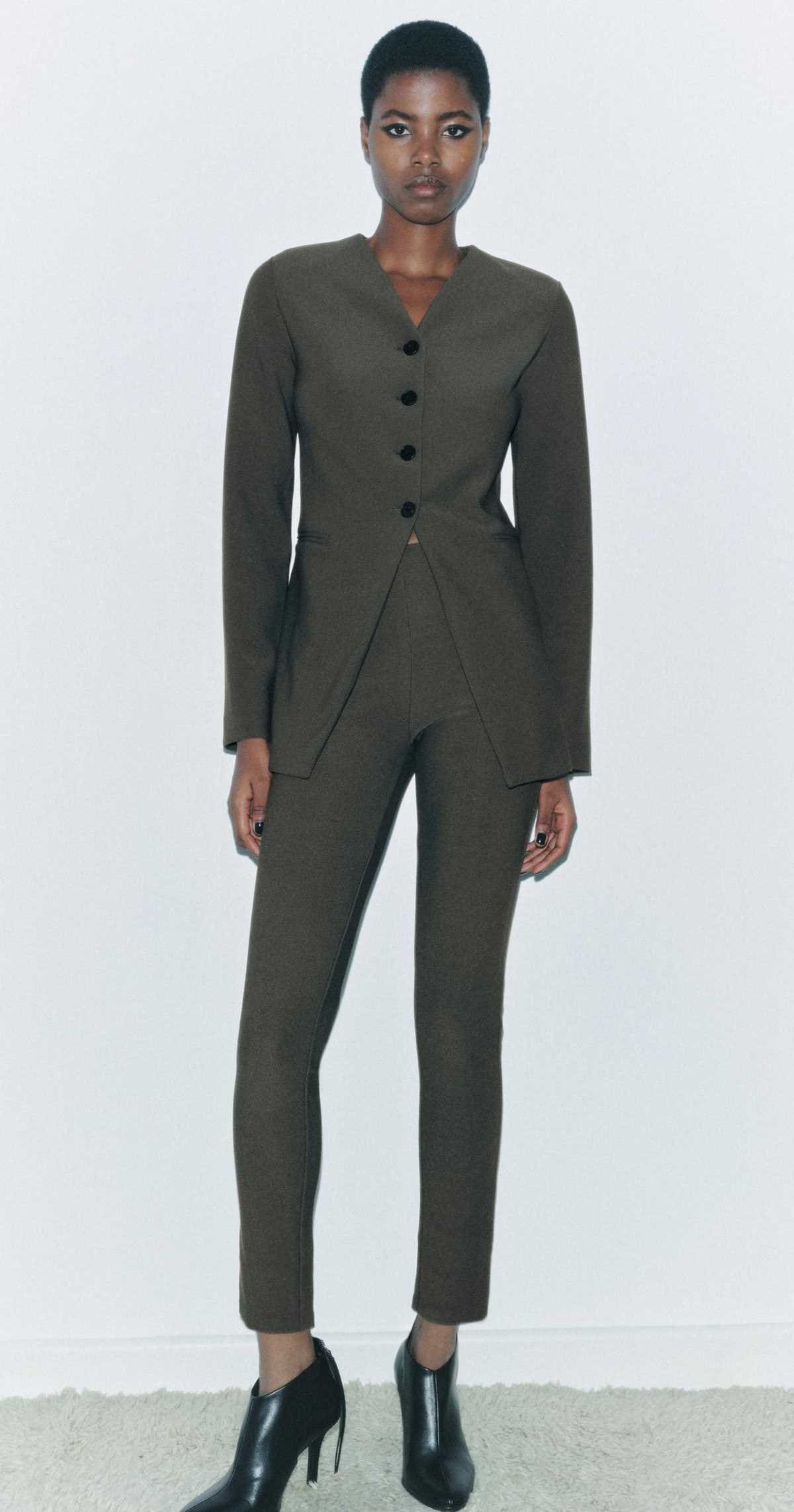 Blazer crepe bolsillos de Zara