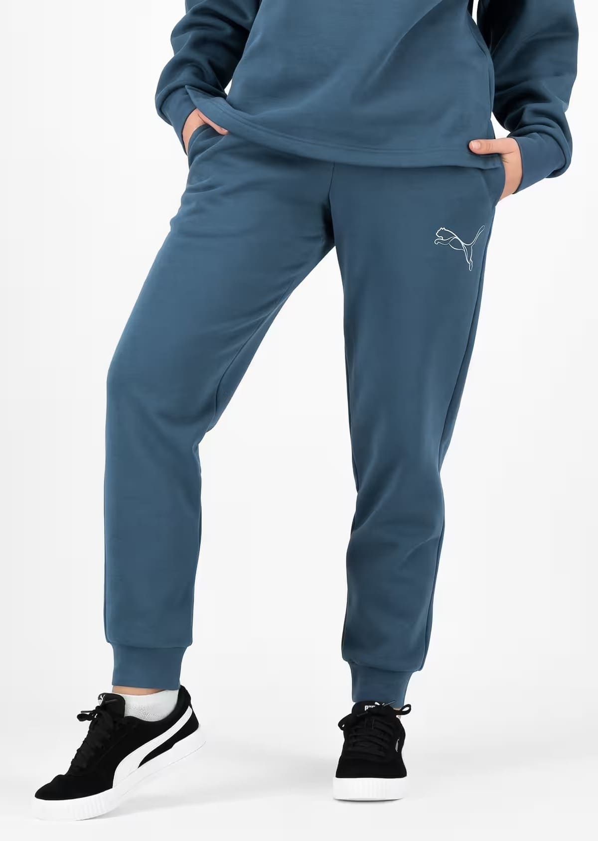 El pantalón jogger para mujer en color verde de Puma en Decathlon